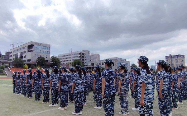高中军训要收费吗_高一军训要不要交钱